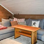 بيت للعطل In With Sauna